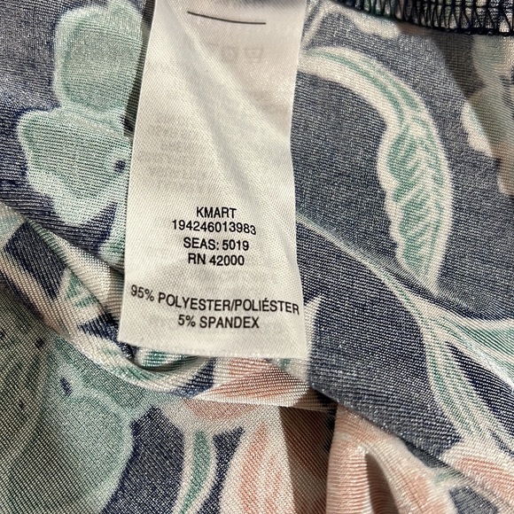 Jaclyn Smith Stretchy Scoop Neck Short Sleeve Metallic Floral Blouse Size XL - Picture 10 of 11